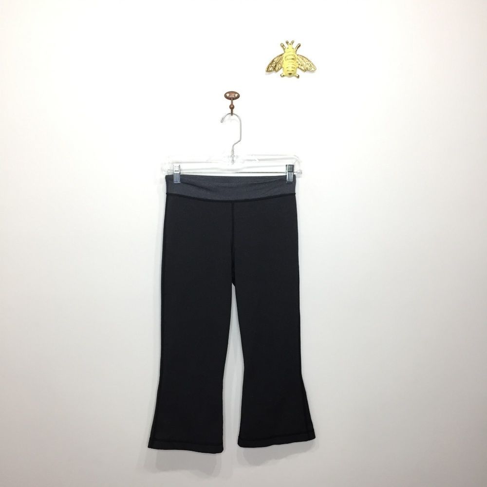 Lululemon cropped flare gray leggings 4 low rise